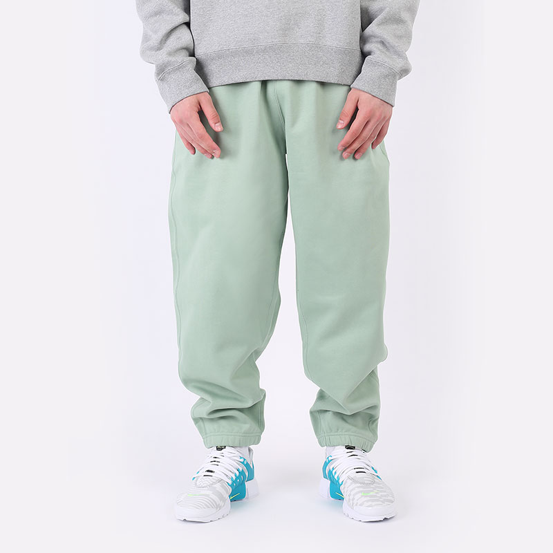 мужские зеленые брюки Nike NRG Solo Swoosh Fleece Pant CW5460-006 - цена, описание, фото 3